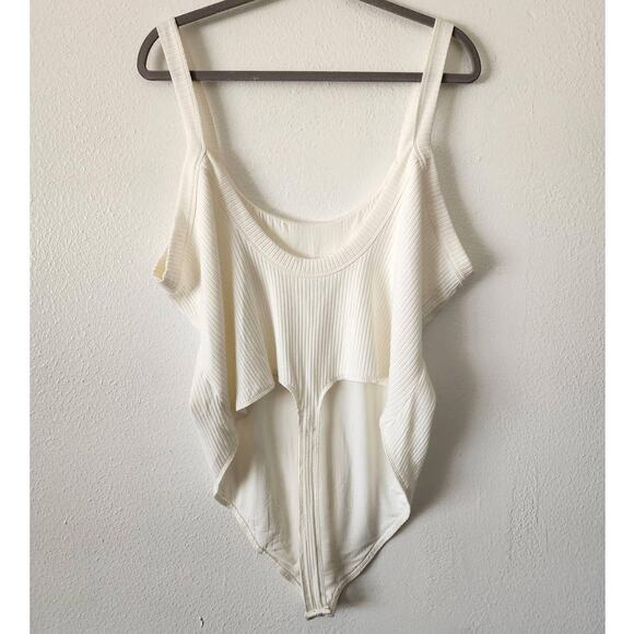 Good American Ribbed Scoop Back Bodysuit in Ivory001 - Picture 4 of 8